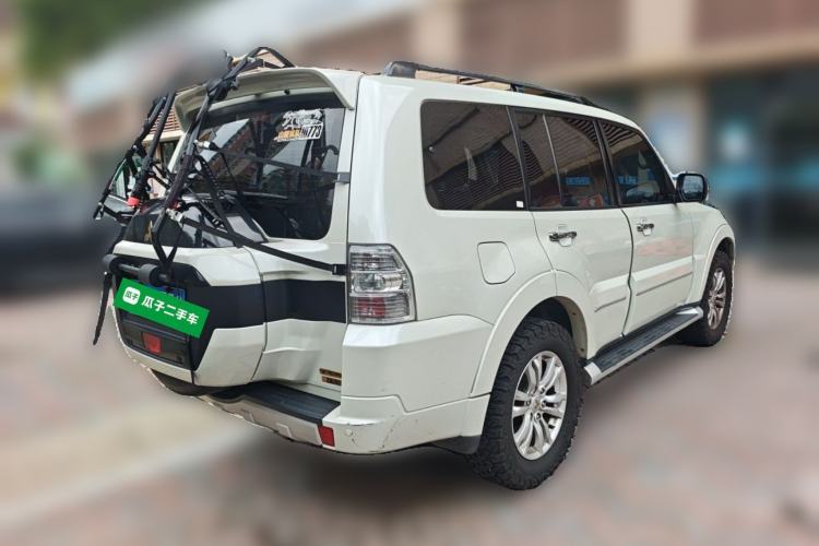 Used Mitsubishi Pajero  Rear Right 45 Deg