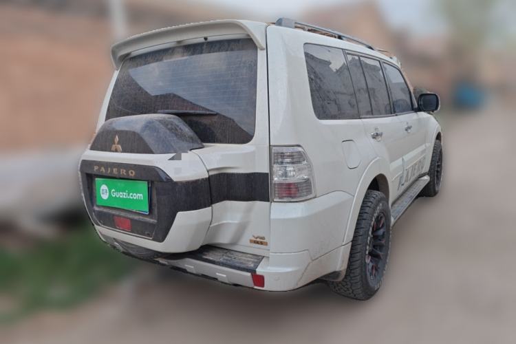 Used Mitsubishi Pajero  Rear Right 45 Deg