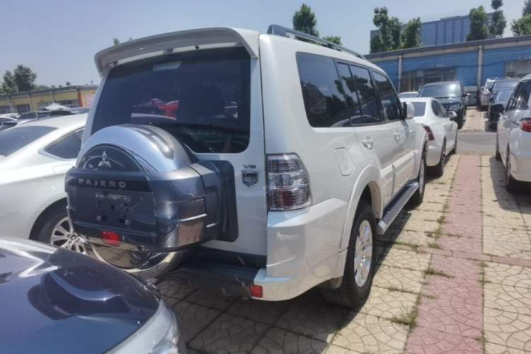 Used Mitsubishi Pajero 2018 3.0L Automatic Standard Edition Rear Right 45 Deg
