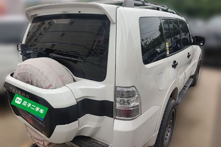 Used Mitsubishi Pajero  Rear Right 45 Deg