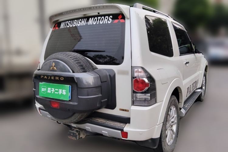 Used Mitsubishi Pajero  Rear Right 45 Deg