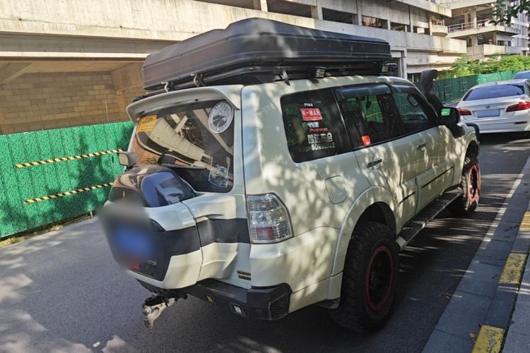 Used Mitsubishi Pajero 2018 V97 3.8L 5-Door GLS Sunroof – Middle East Rear Right 45 Deg