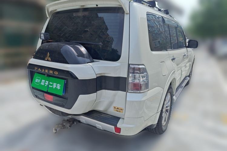 Used Mitsubishi Pajero  Rear Right 45 Deg