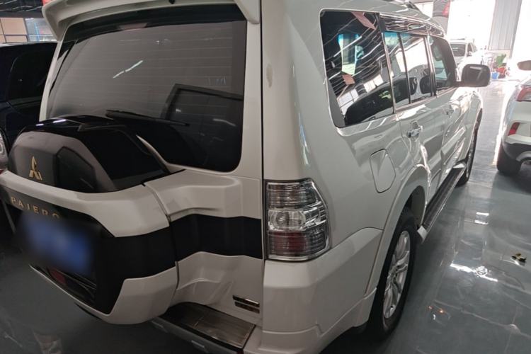 Used Mitsubishi Pajero 2018 V97 3.8L 5-Door GLS Sunroof – U.S. Specification Rear Right 45 Deg