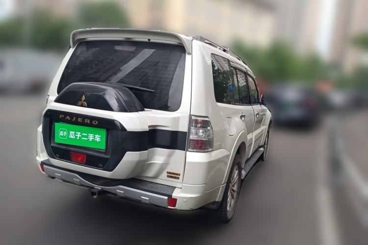 Used Mitsubishi Pajero 2018 V97 3.8L 5-Door GLS Sunroof – Middle East Rear Right 45 Deg