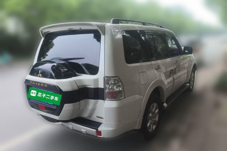 Used Mitsubishi Pajero  Rear Right 45 Deg