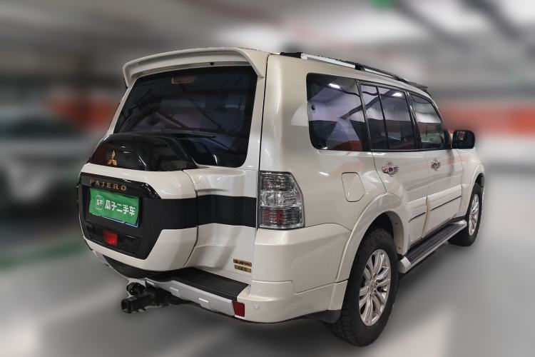 Used Mitsubishi Pajero 2018 V97 3.8L 5-Door GLS Sunroof – Middle East Rear Right 45 Deg