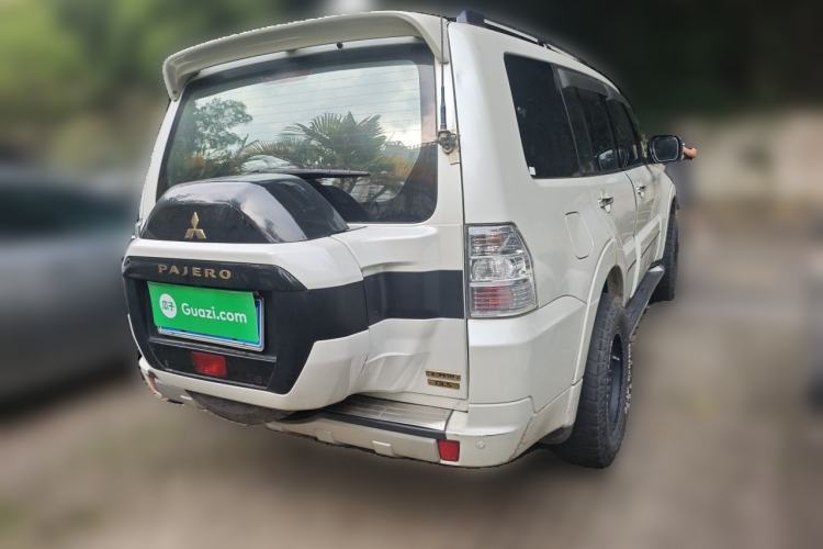 Used Mitsubishi Pajero 2018 V97 3.8L 5-Door GLS Sunroof Single-Difference Model – Middle East Rear Right 45 Deg