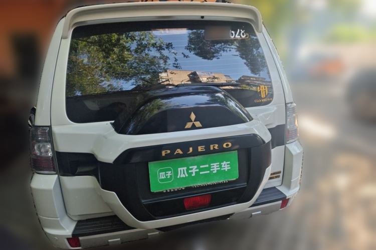 Used Mitsubishi Pajero  Rear