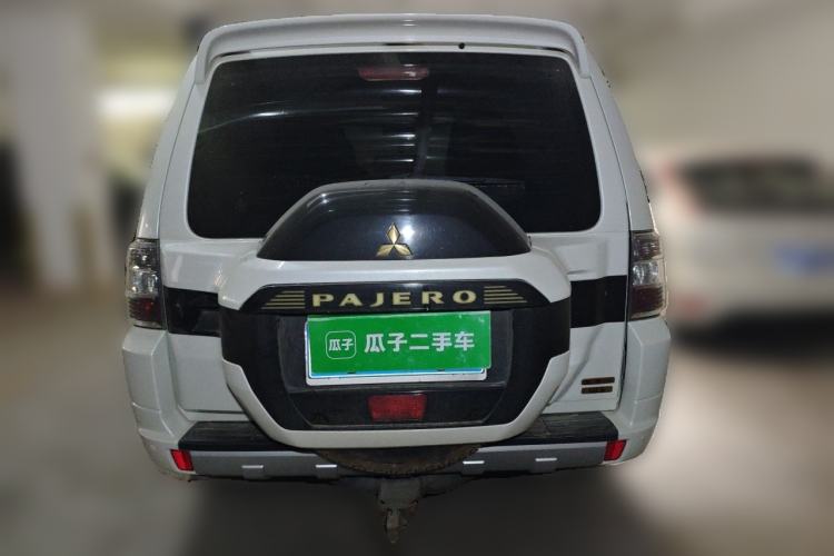 Used Mitsubishi Pajero  Rear