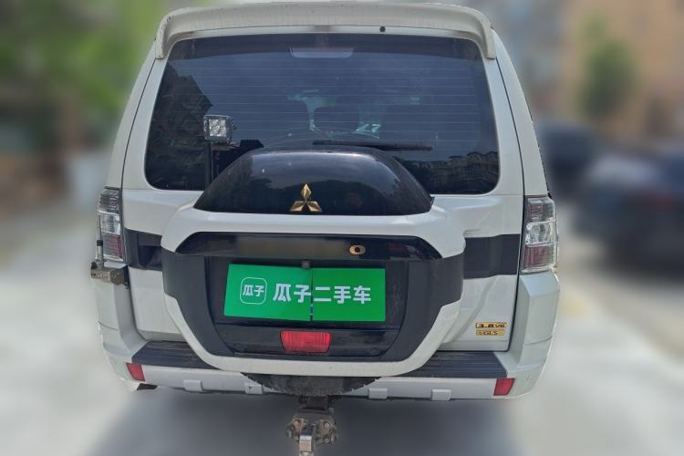 Used Mitsubishi Pajero  Rear