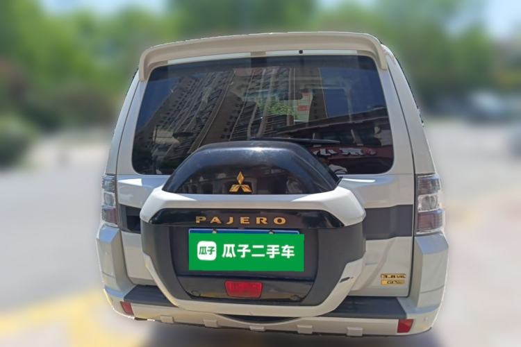 Used Mitsubishi Pajero 2018 V97 3.8L 5-Door GLS Sunroof Dual Differential – Middle East Rear