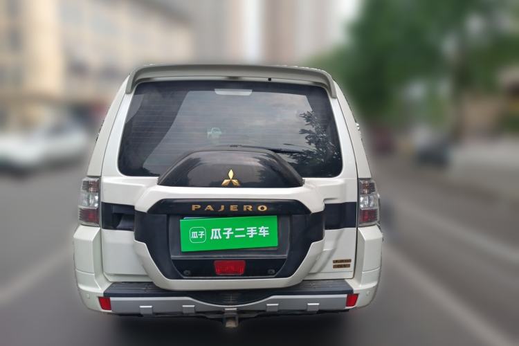 Used Mitsubishi Pajero 2018 V97 3.8L 5-Door GLS Sunroof – Middle East Rear