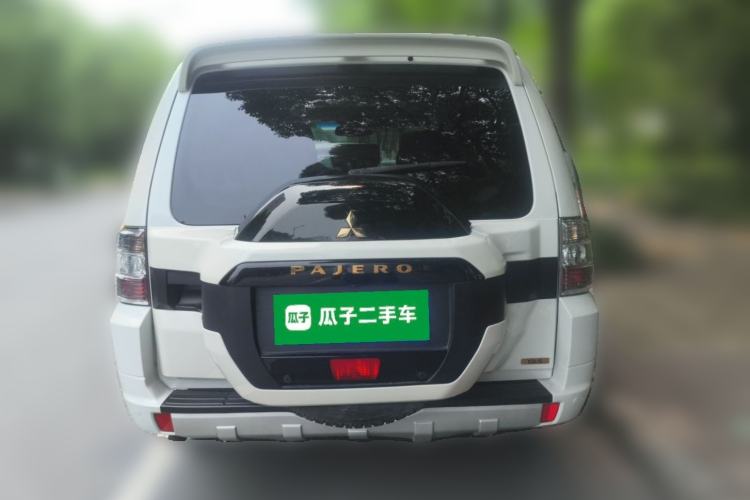 Used Mitsubishi Pajero  Rear