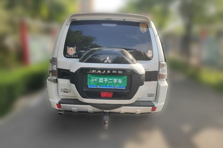 Used Mitsubishi Pajero  Rear