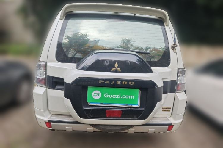 Used Mitsubishi Pajero 2018 V97 3.8L 5-Door GLS Sunroof Single-Difference Model – Middle East Rear