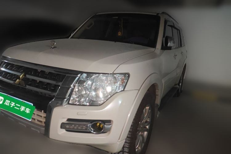 Used Mitsubishi Pajero 2018 Model, Automatic, 3.8L, 7 Seaters, 18-Inch Wheels, with Sunroof Guazi used car, China used car export, Used car for sale, Used  cars, Cheapest cars for sale