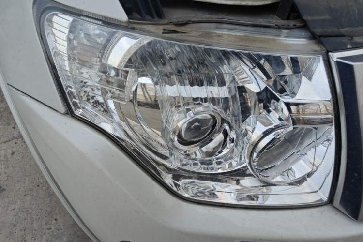 Used Mitsubishi Pajero 2018 3.0L Automatic Standard Edition Right Front Headlight