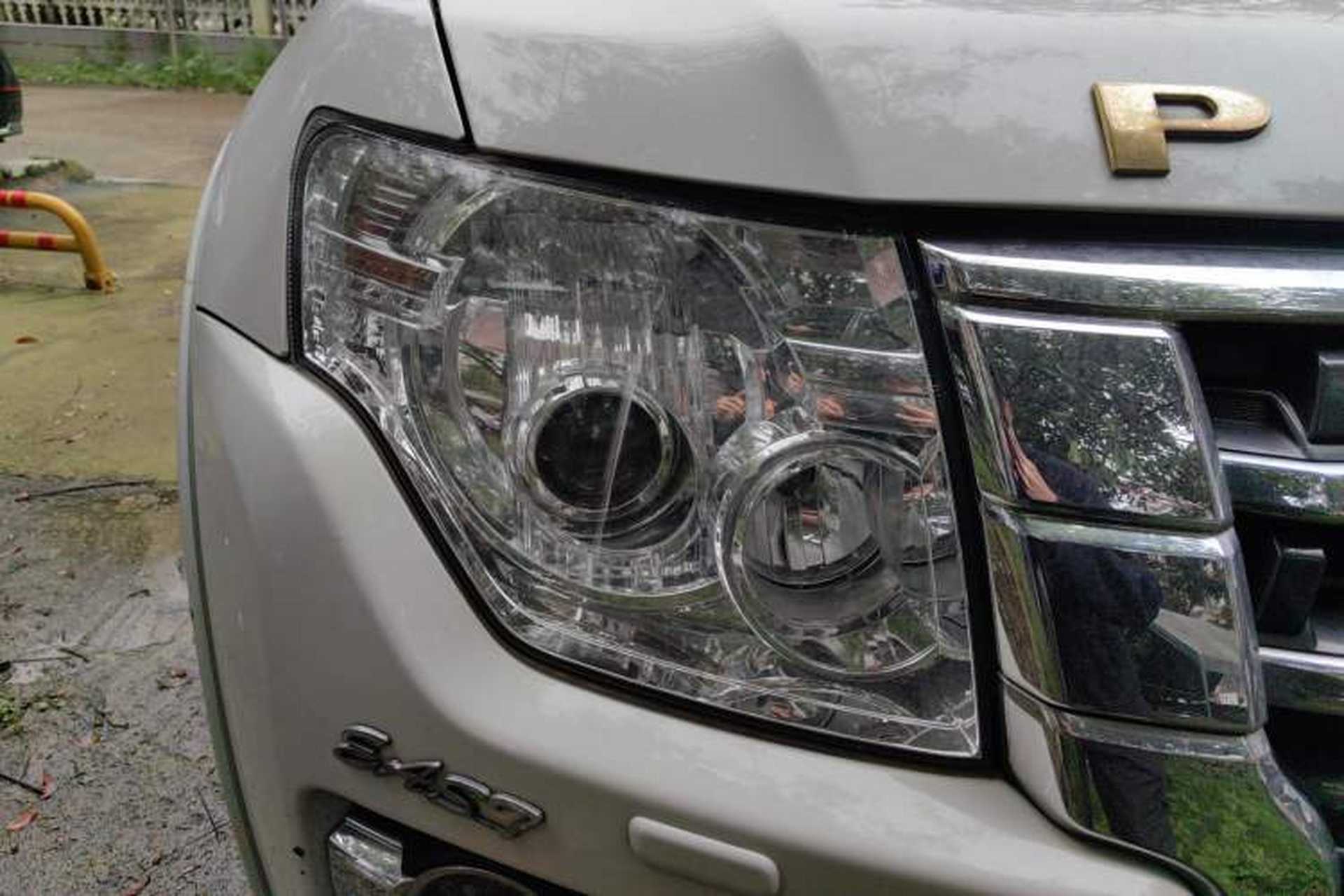 Used Mitsubishi Pajero 2018 V97 3.8L 5-Door GLS Sunroof – Middle East Right Front Headlight