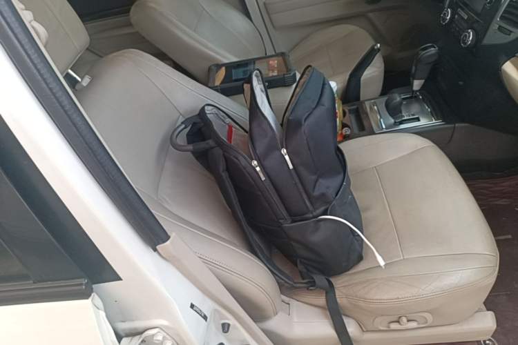 Used Mitsubishi Pajero 2018 V97 3.8L 5-Door GLS Sunroof – Middle East Right Front Seat