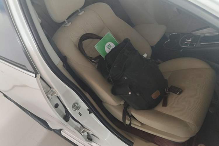 Used Mitsubishi Pajero 2018 3.0L Automatic Standard Edition Right Front Seat