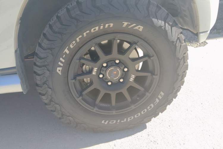 Used Mitsubishi Pajero  Right Front Wheel Hub