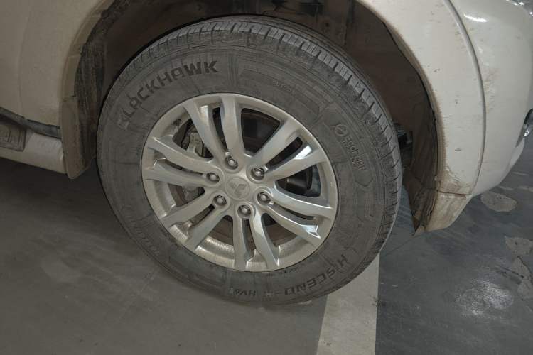 Used Mitsubishi Pajero  Right Front Wheel Hub
