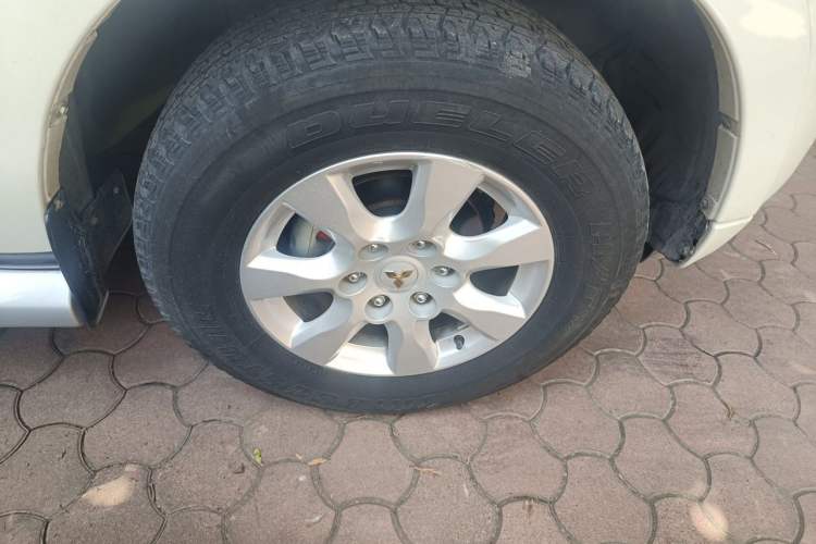 Used Mitsubishi Pajero 2018 3.0L Automatic Prestige Edition Right Front Wheel Hub