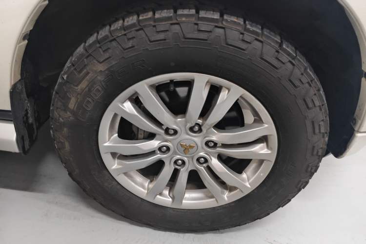Used Mitsubishi Pajero 2018 V97 3.8L 5-Door GLS Sunroof – Middle East Right Front Wheel Hub