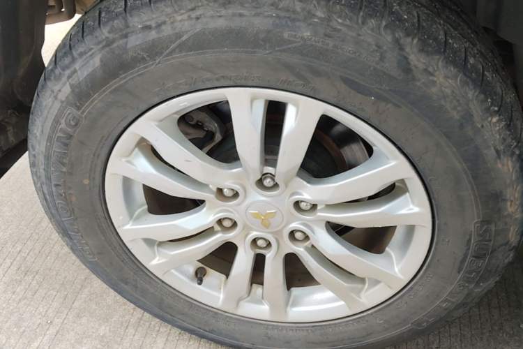 Used Mitsubishi Pajero 2018 V97 3.8L 5-Door GLS Sunroof – Middle East Right Rear Wheel Hub