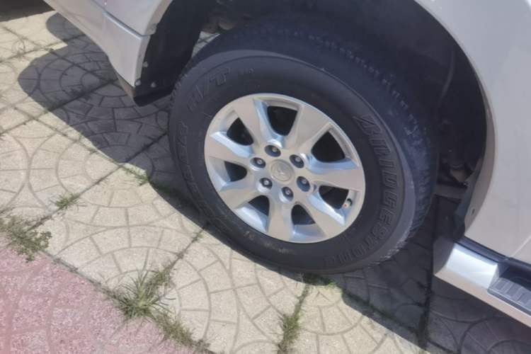 Used Mitsubishi Pajero 2018 3.0L Automatic Standard Edition Right Rear Wheel Hub