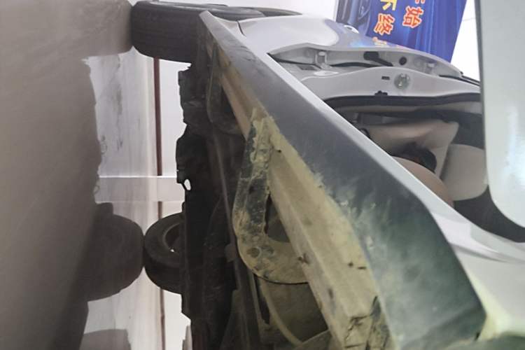 Used Mitsubishi Pajero 2018 3.0L Automatic Standard Edition Right Side Sill