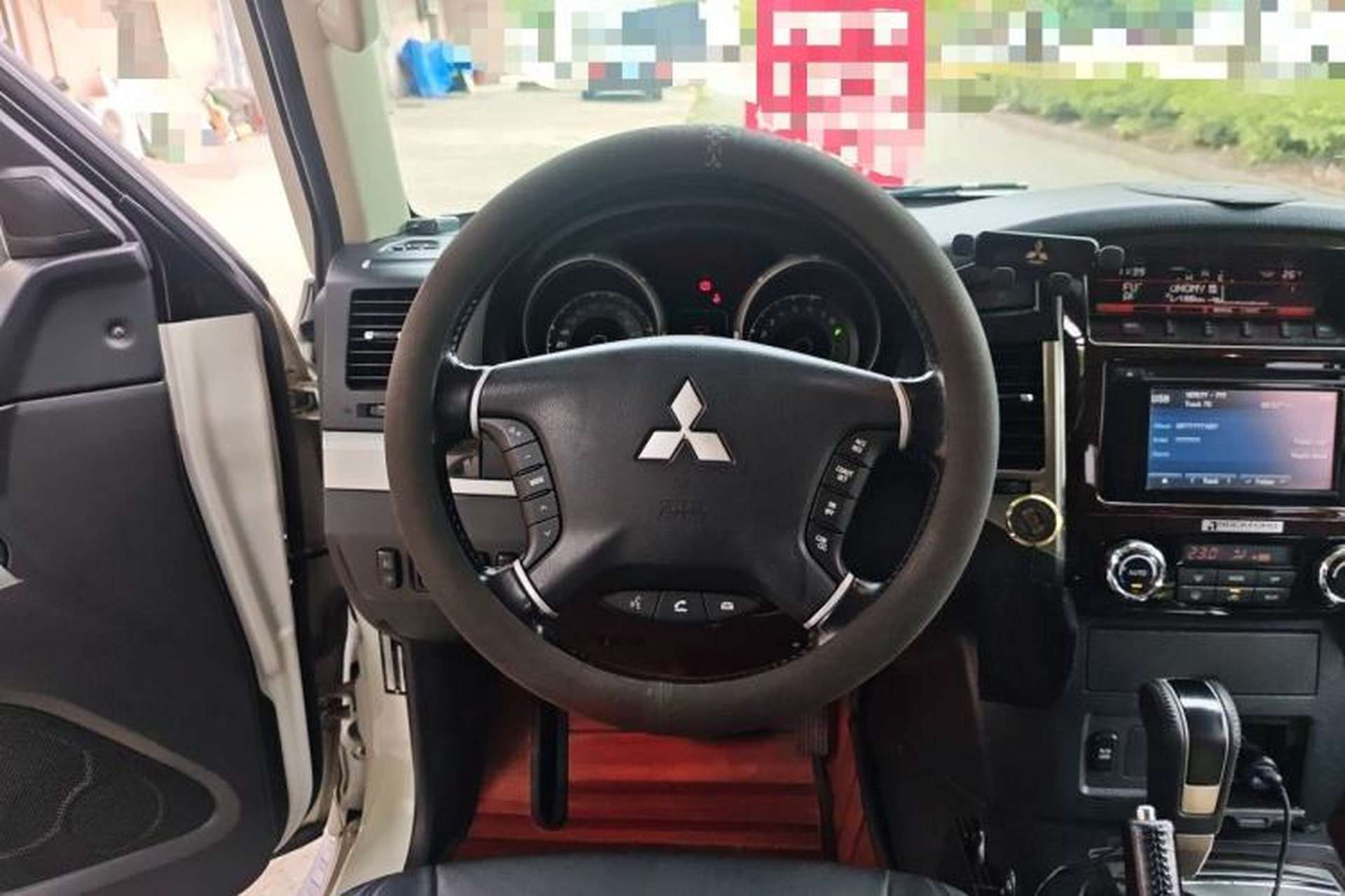 Used Mitsubishi Pajero  Steering Wheel