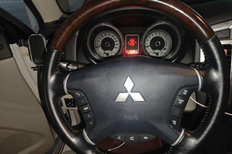 Used Mitsubishi Pajero  Steering Wheel