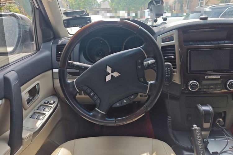 Used Mitsubishi Pajero  Steering Wheel