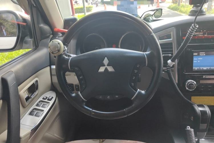 Used Mitsubishi Pajero  Steering Wheel