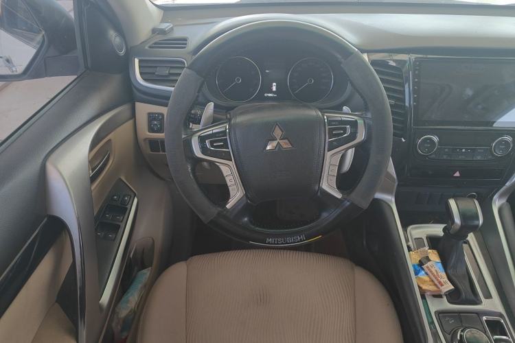 Used Mitsubishi Pajero  Steering Wheel