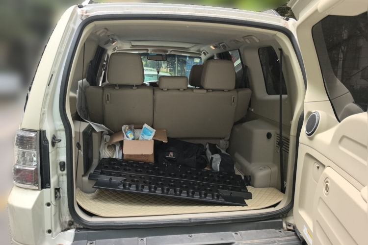Used Mitsubishi Pajero 2018 V97 3.8L 5-Door GLS Sunroof – Middle East Trunk