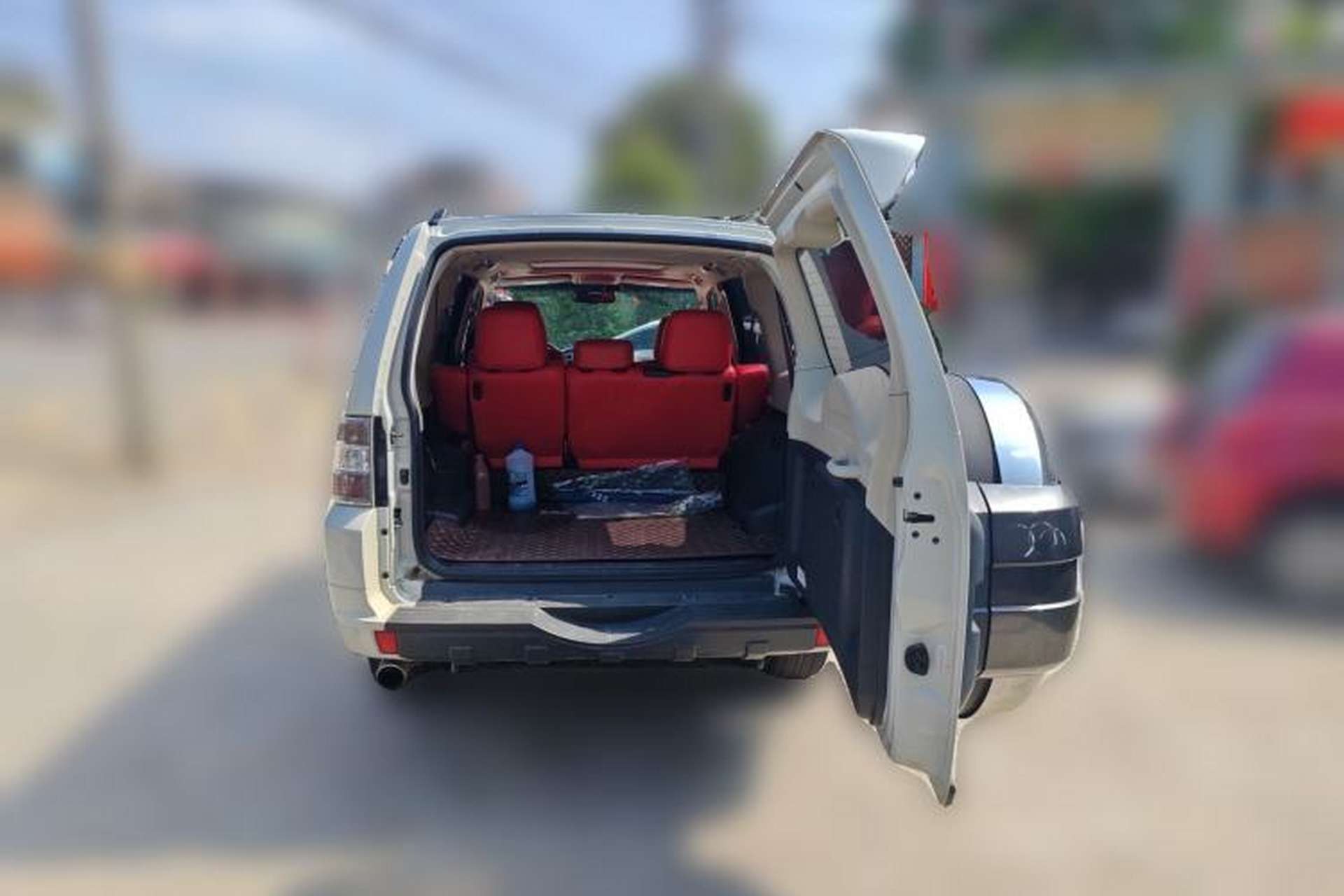 Used Mitsubishi Pajero 2018 3.0L Automatic Standard Edition Trunk