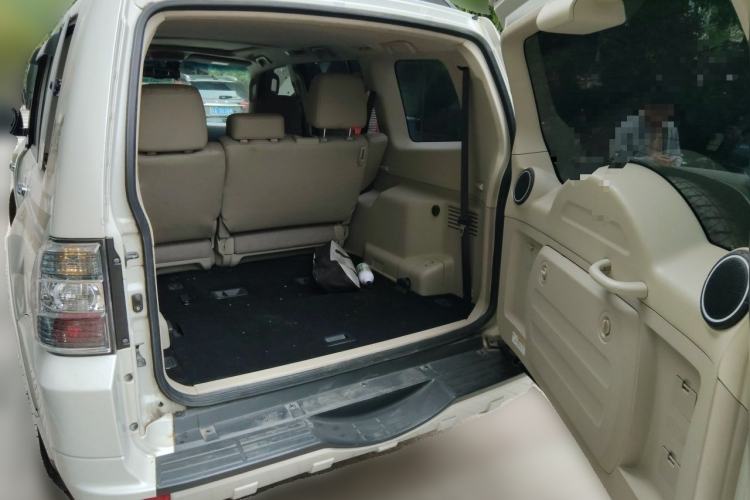 Used Mitsubishi Pajero  Trunk