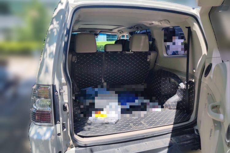 Used Mitsubishi Pajero  Trunk