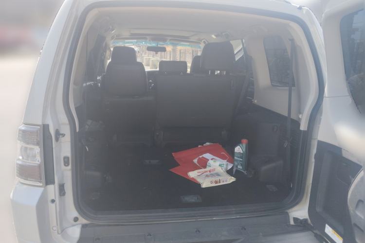 Used Mitsubishi Pajero 2018 3.0L Automatic Luxury Edition Trunk