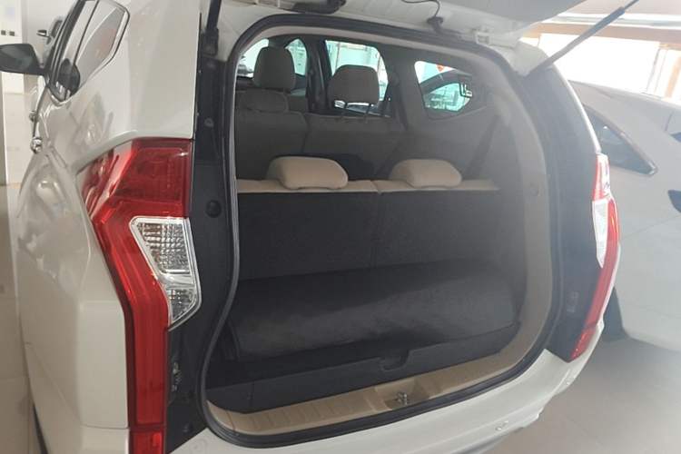 Used Mitsubishi Pajero 2018 3.0L Automatic Standard Edition Trunk