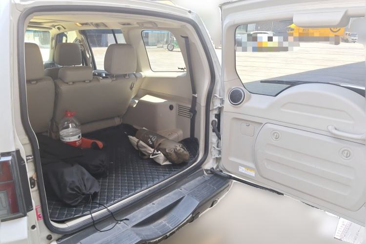 Used Mitsubishi Pajero  Trunk
