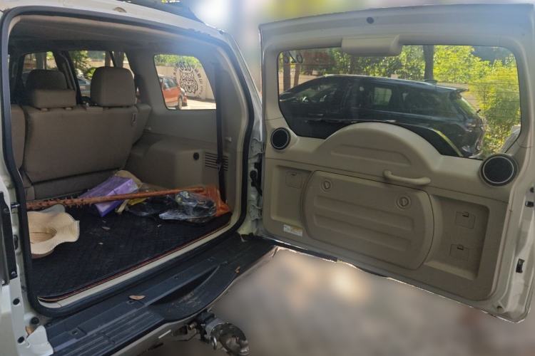 Used Mitsubishi Pajero  Trunk