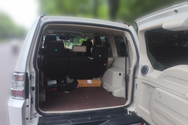 Used Mitsubishi Pajero  Trunk