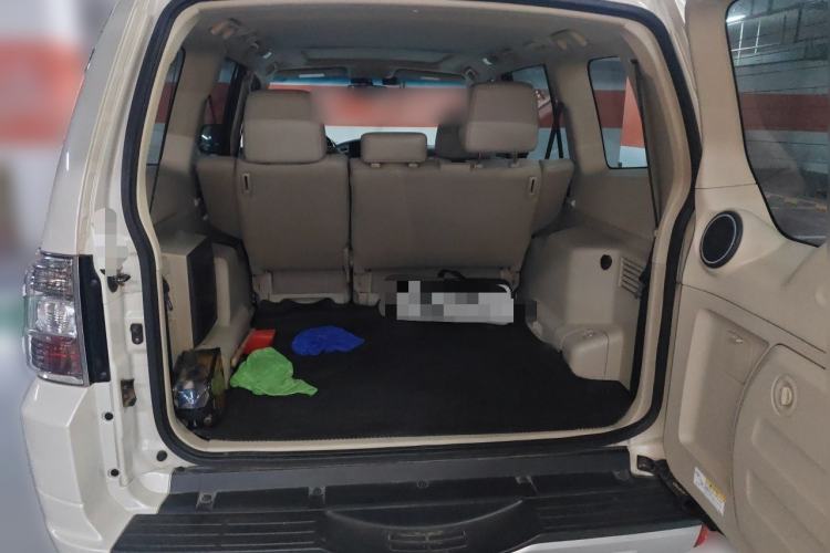 Used Mitsubishi Pajero 2018 V97 3.8L 5-Door GLS Sunroof – Middle East Trunk