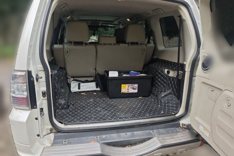 Used Mitsubishi Pajero 2018 V97 3.8L 5-Door GLS Sunroof Single-Difference Model – Middle East Trunk