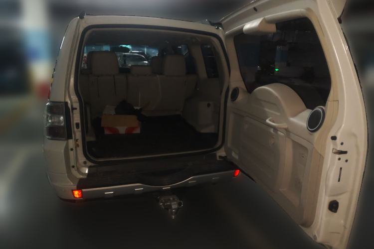 Used Mitsubishi Pajero 2018 V97 3.8L 5-Door GLS Sunroof Single-Difference Model – Middle East Trunk