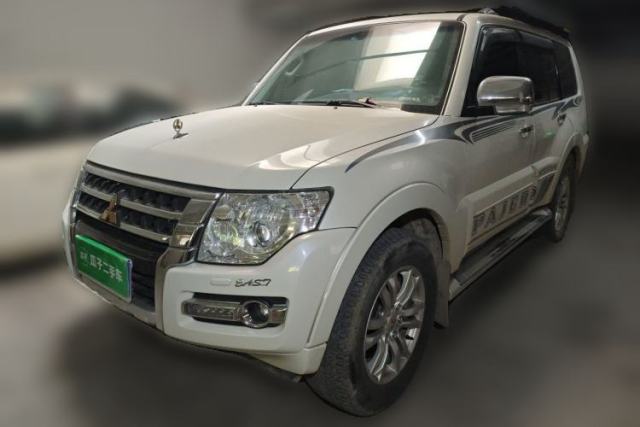 Used Mitsubishi Pajero 2018 Pajero, 3.8L, automatic, 7 seats (parallel import)